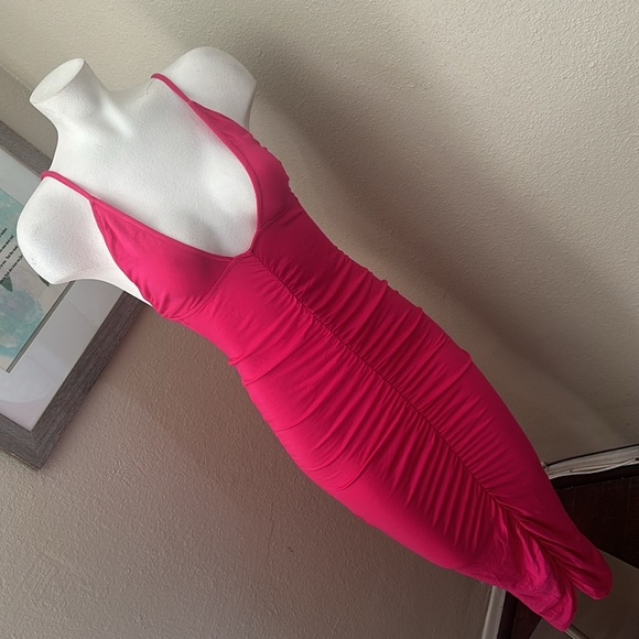 NWT Pink Stretch Ruched Dress By Clayton Size M - Picture 3 of 4